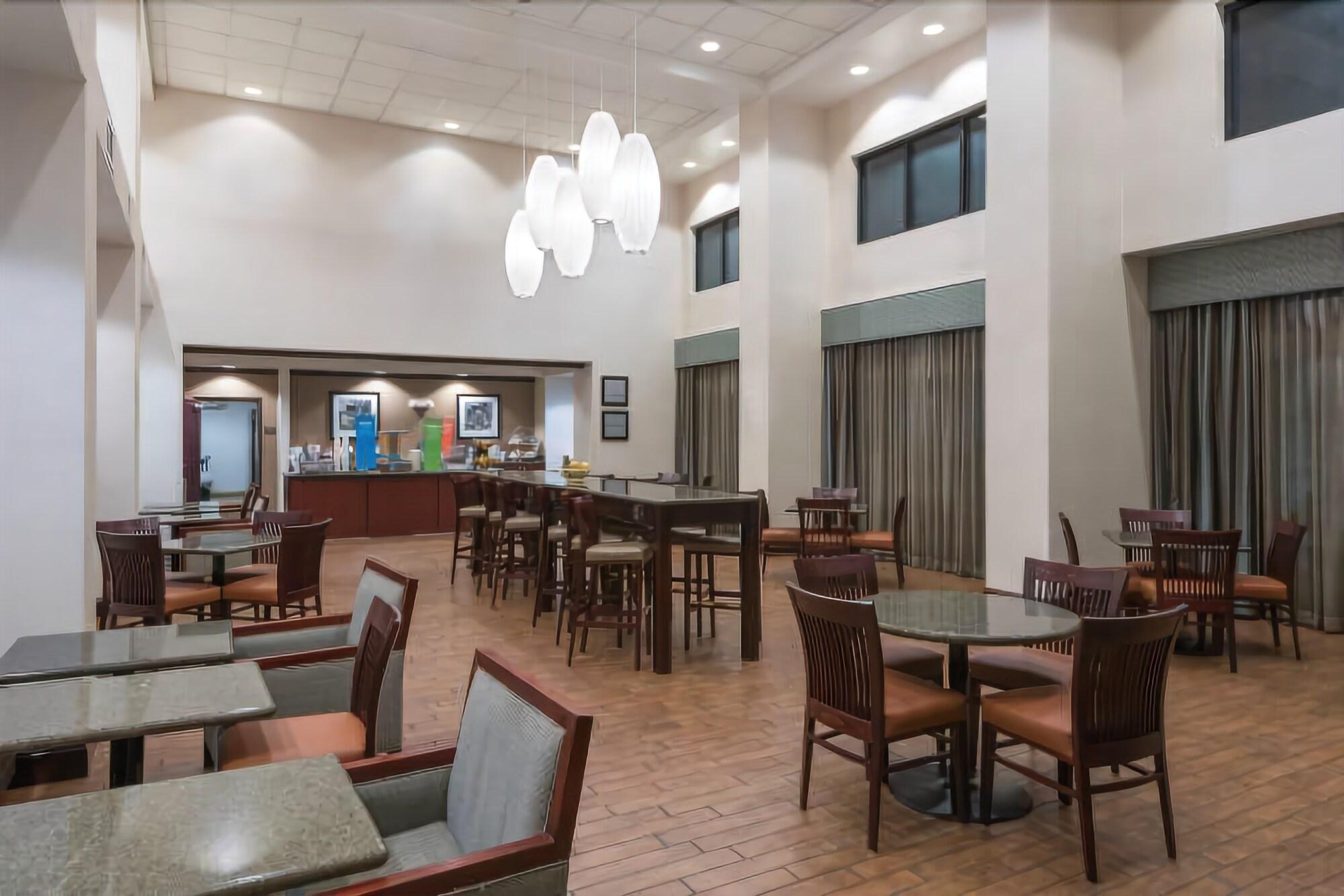 Hampton Inn & Suites By Hilton Syracuse Dewitt East Syracuse Extérieur photo